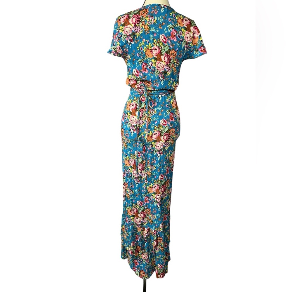 Auguste Wrap Dress Sz 6 Blue Floral Maxi Ruffled Flutter Sleeve
Hi-Lo Hem - Picture 6 of 9